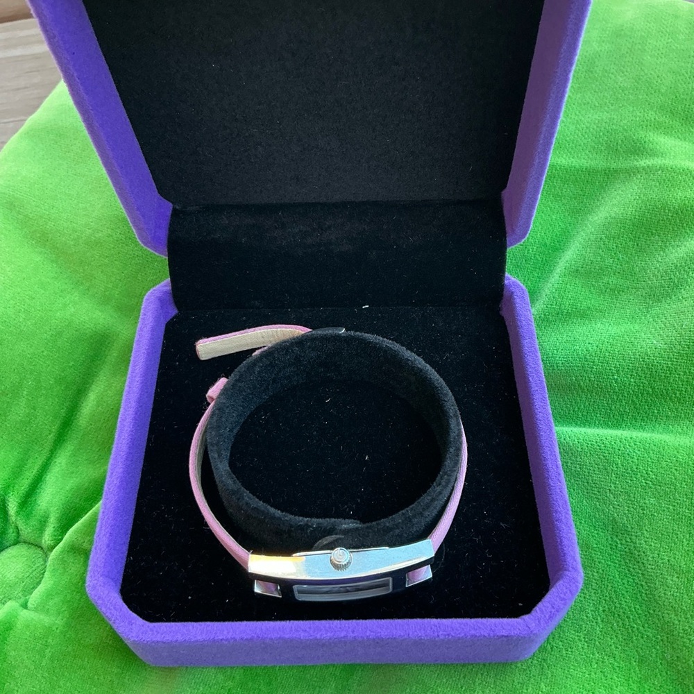 Authentic GUCCI ladies watch🌷🌷 - Picture 5 of 11